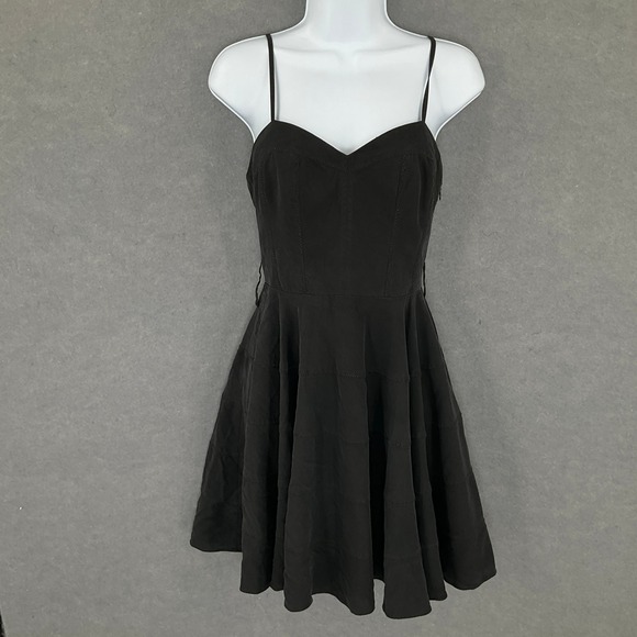 Guess by Marciano Silk Off Black Fit Flare Dress Sleeveless Sz 4 Cocktail Party - Picture 1 of 13
